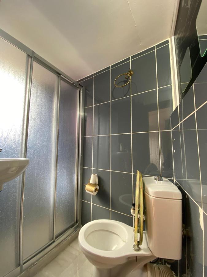 Taksim Wooden House Hostel Istanboel Buitenkant foto