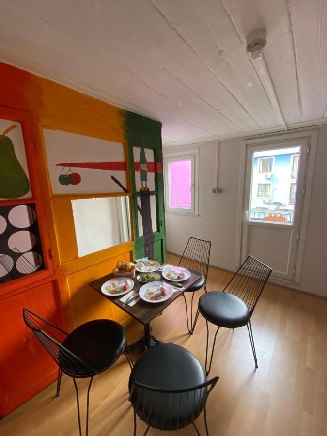 Taksim Wooden House Hostel Istanboel Buitenkant foto