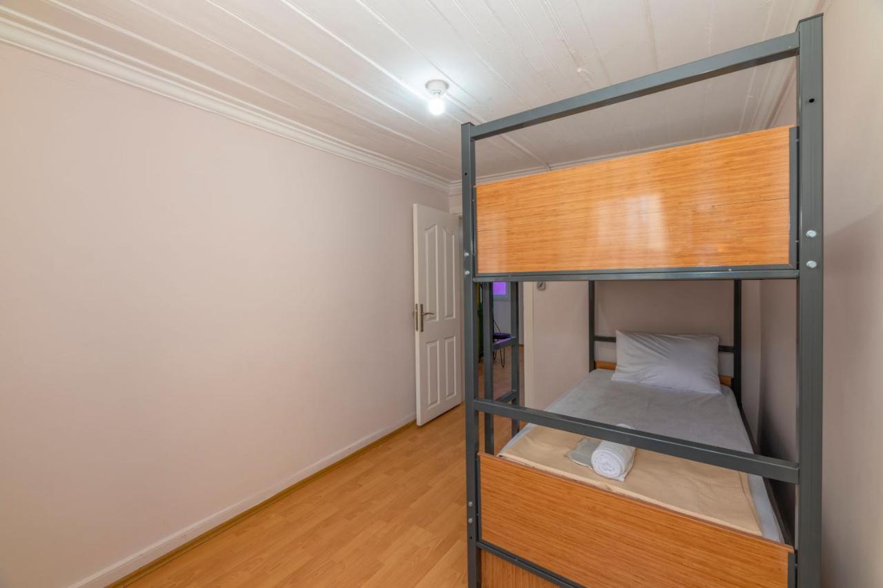 Taksim Wooden House Hostel Istanboel Buitenkant foto
