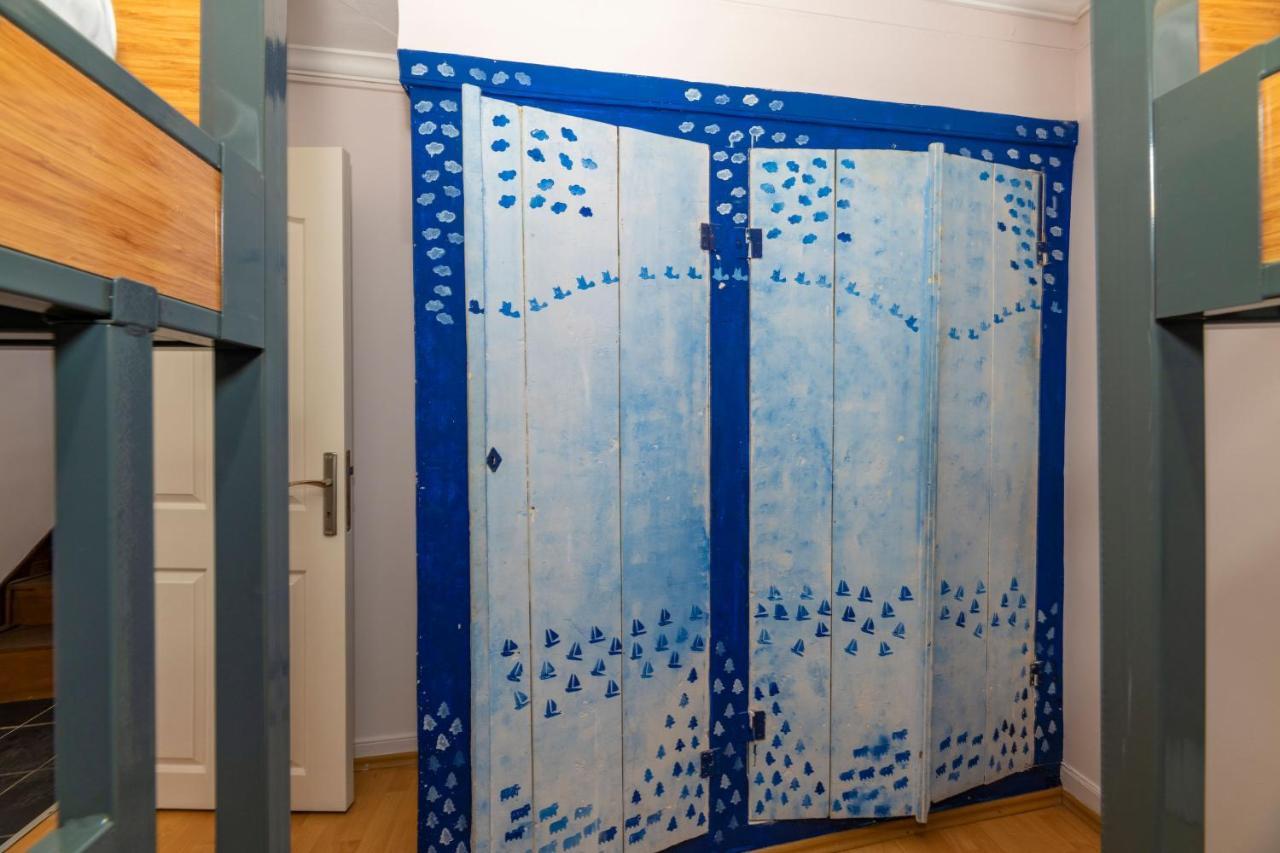 Taksim Wooden House Hostel Istanboel Buitenkant foto