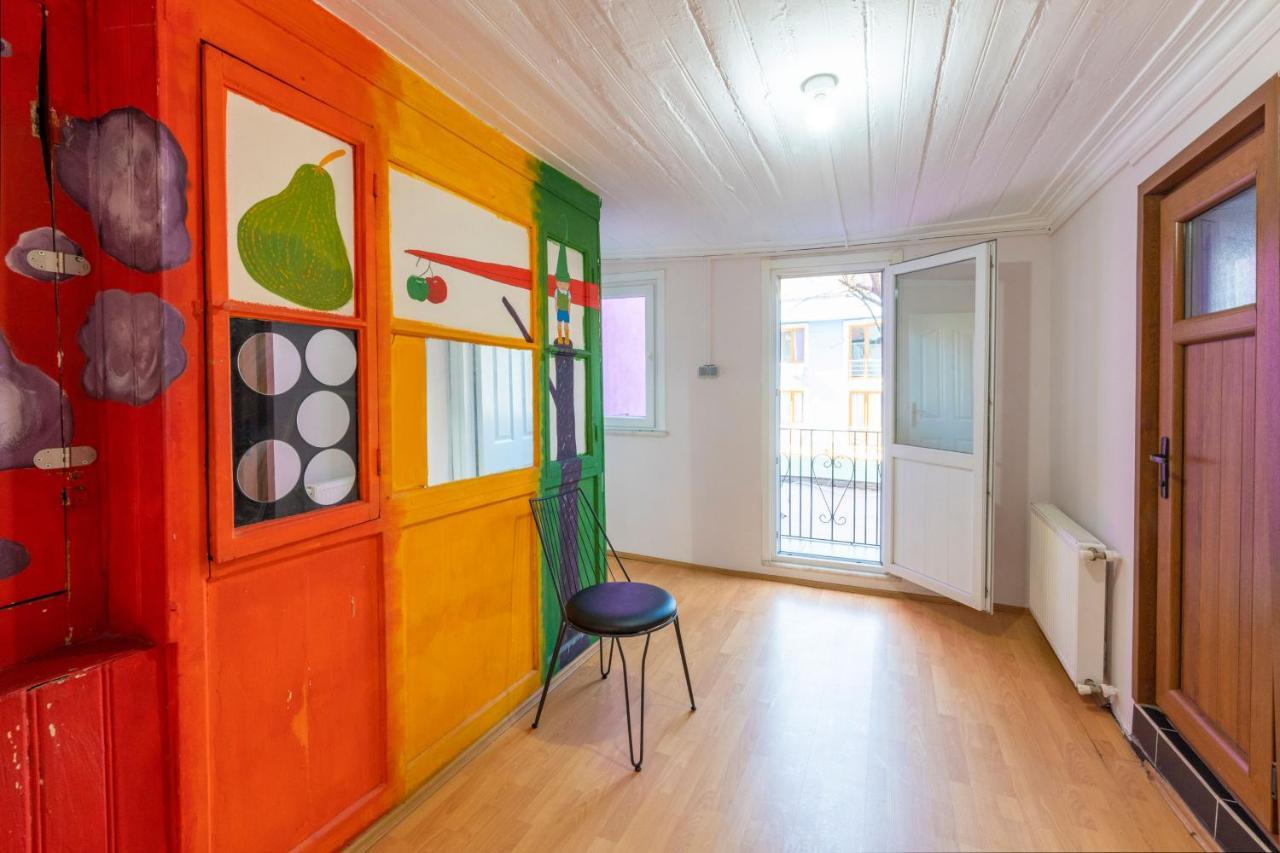 Taksim Wooden House Hostel Istanboel Buitenkant foto