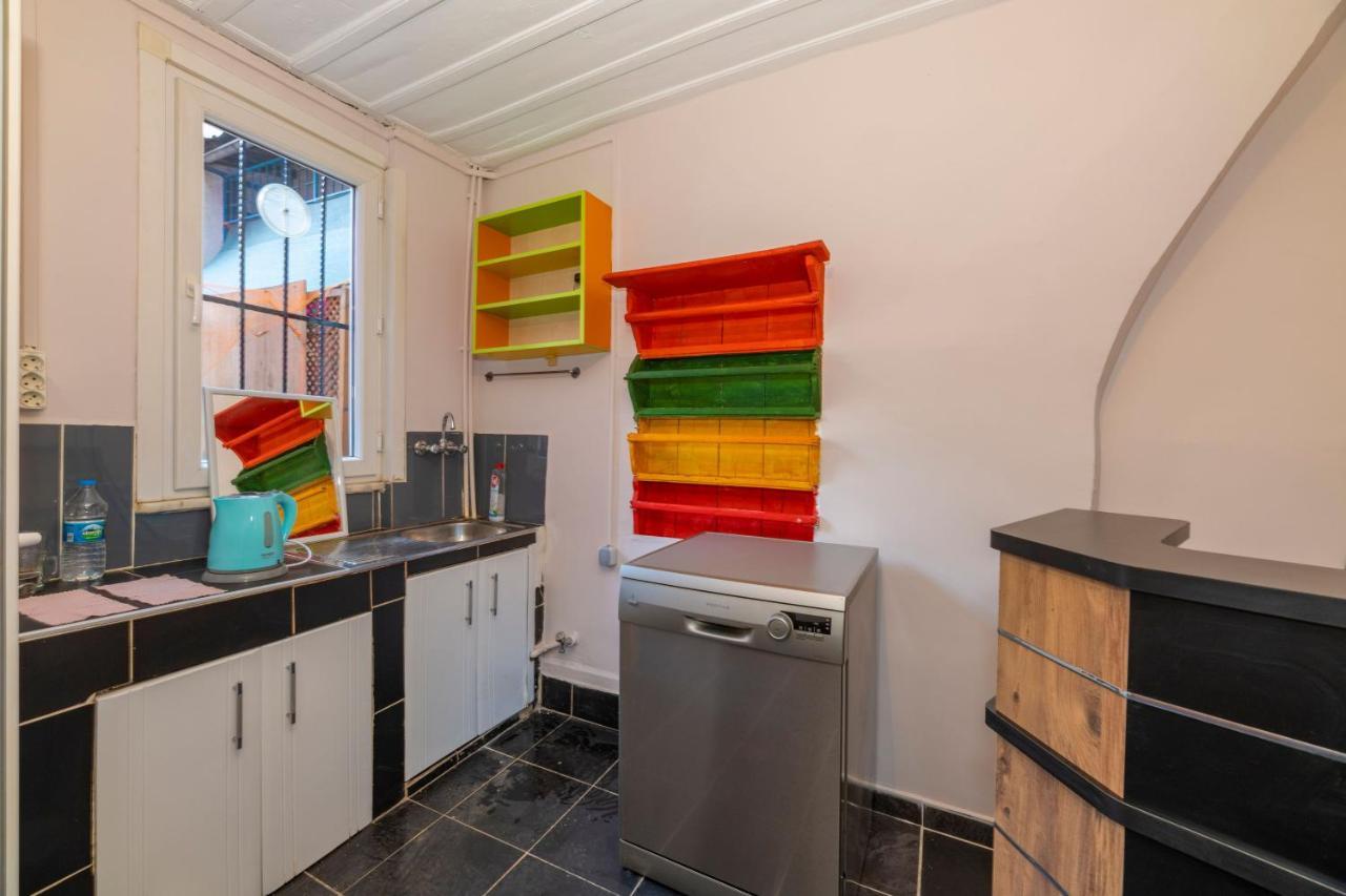 Taksim Wooden House Hostel Istanboel Buitenkant foto