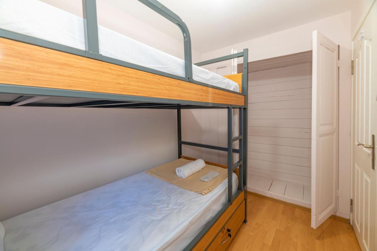 Taksim Wooden House Hostel Istanboel Buitenkant foto