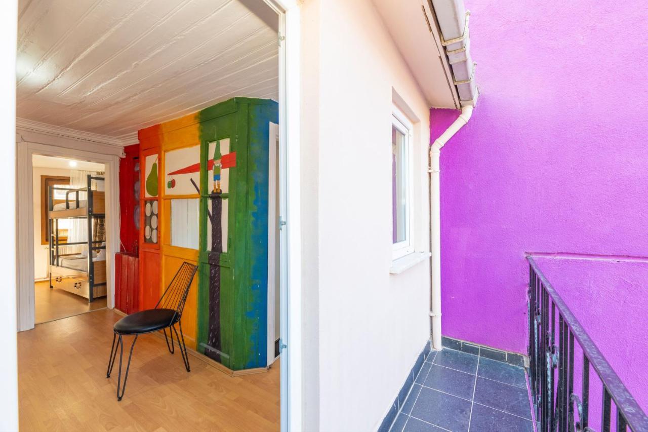 Taksim Wooden House Hostel Istanboel Buitenkant foto