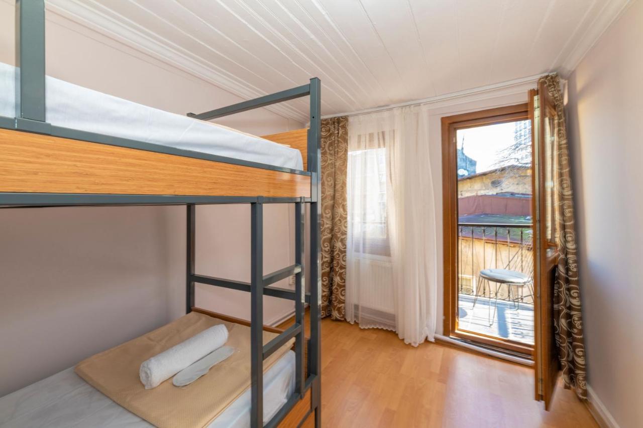 Taksim Wooden House Hostel Istanboel Buitenkant foto