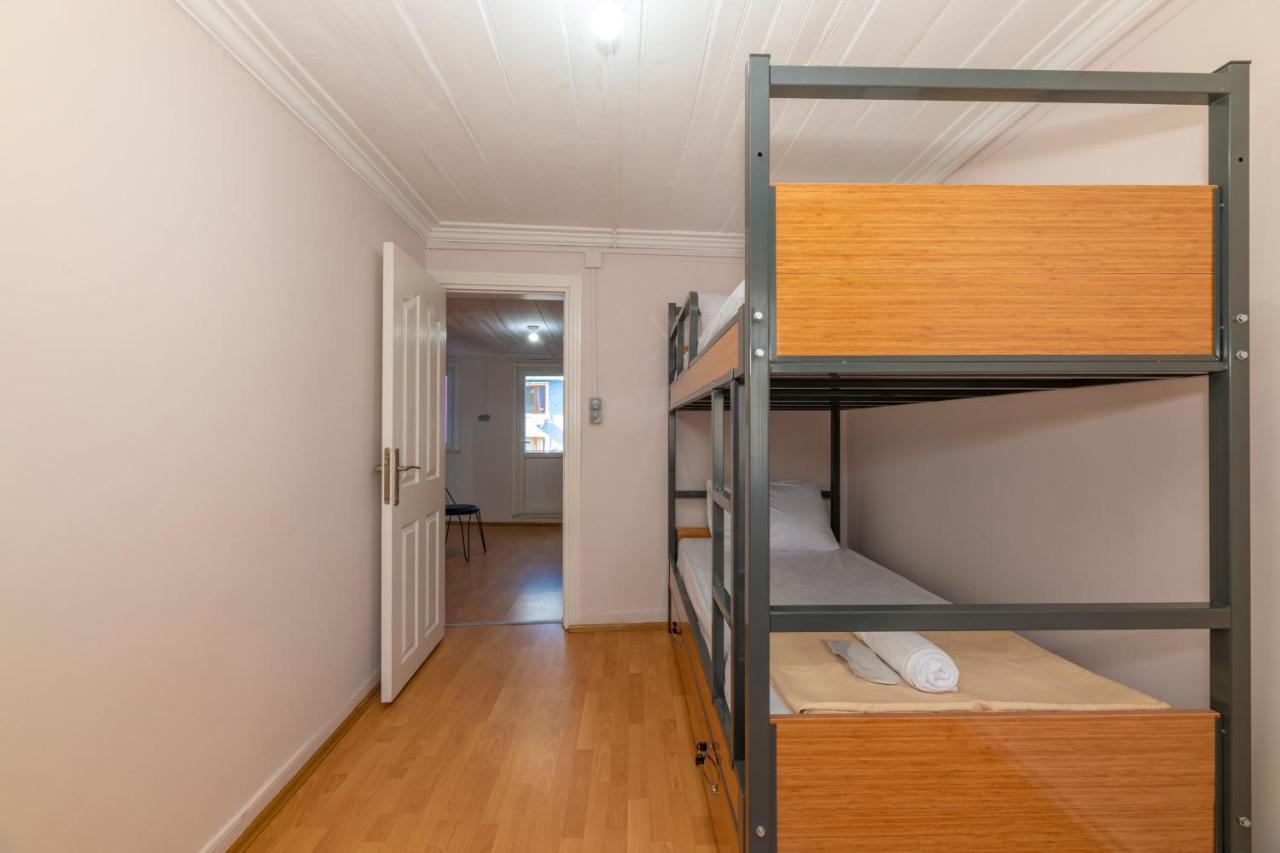 Taksim Wooden House Hostel Istanboel Buitenkant foto